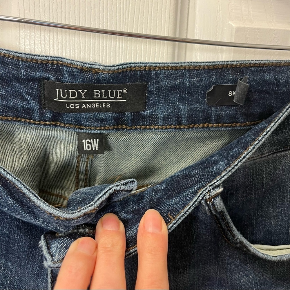 Judy Blue Dark wash Women Distressed Skinny Jeans High rise Stretchy size 16W - Picture 4 of 16